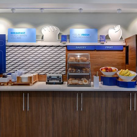 Holiday Inn Express & Suites Memorial - Citycentre By Ihg Х'юстон Екстер'єр фото
